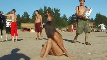 Milf cô gái tóc vàng đồng tính nữ rimjob hôn sex nguoi va ngua pussy liếm