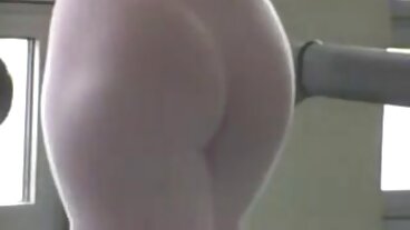Chất Béo Mona xnxx thú gets khoan qua một pervert
