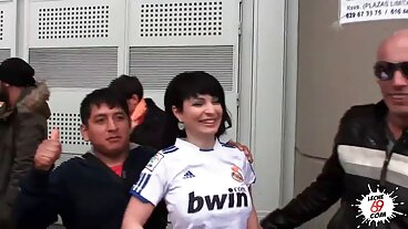 Tuss xvideo thú Emma