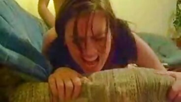 Bratty Claire Roos, xes thu az