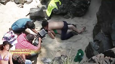 Yet another trapped phim sex thú ngựa chơi người và barred moron: busty mẹ kế